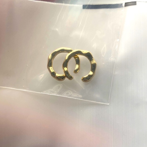 Pretty Bird Yellow Gold Plated Cuff Earrings - Picture 3 of 3